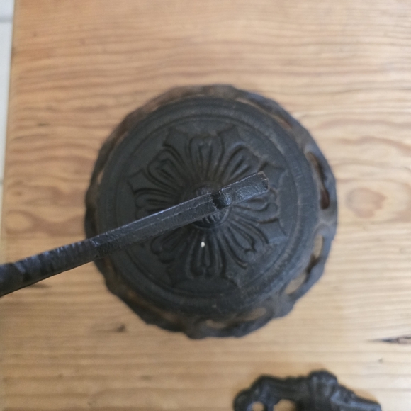 Vintage Cast Iron Oil Lamp Holder Arm - Picture 7 of 10